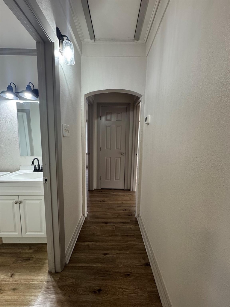 310 Avenue J - Photo 7