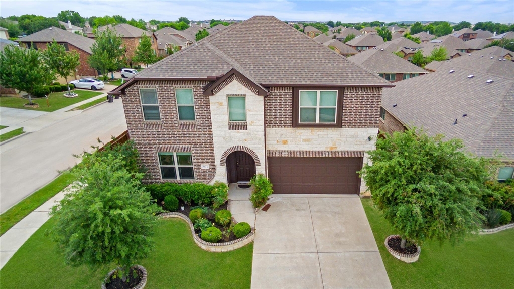 801 Oriel Circle - Photo 0