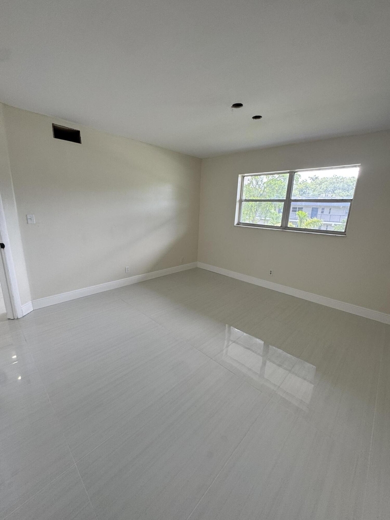 8000 Fairview Drive - Photo 15