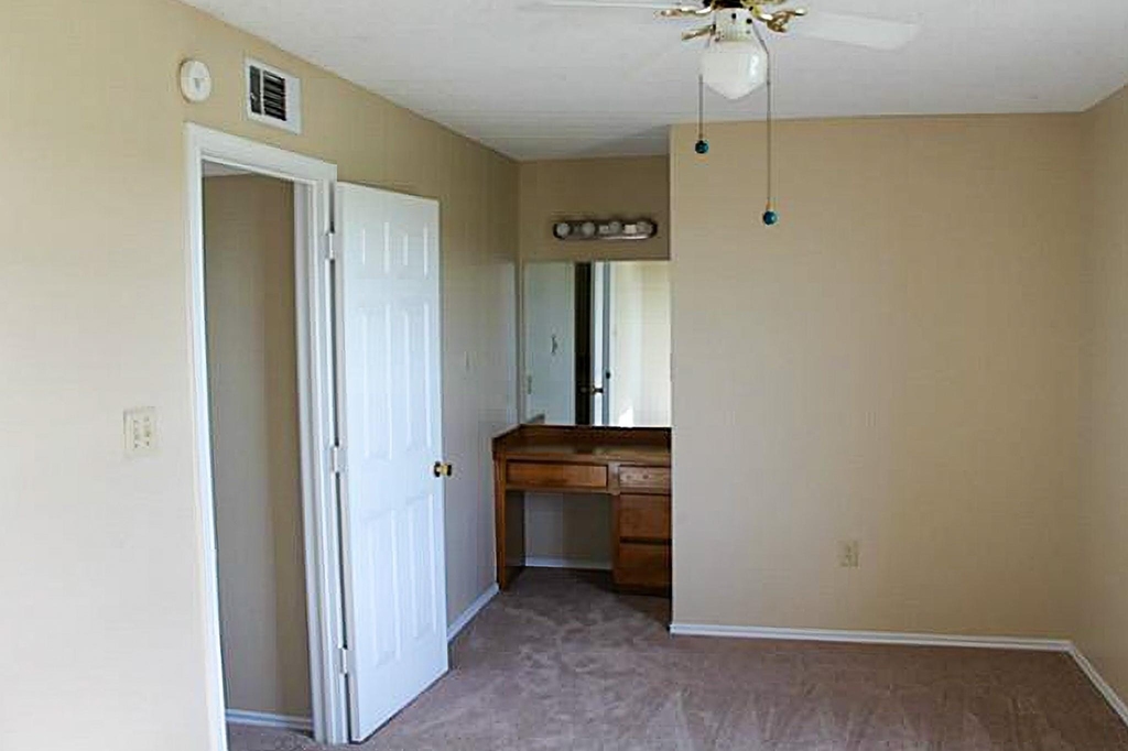 803 S Wickham Street - Photo 3