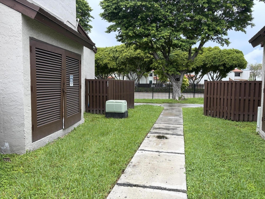10292 Nw 9th Street Circle - Photo 22
