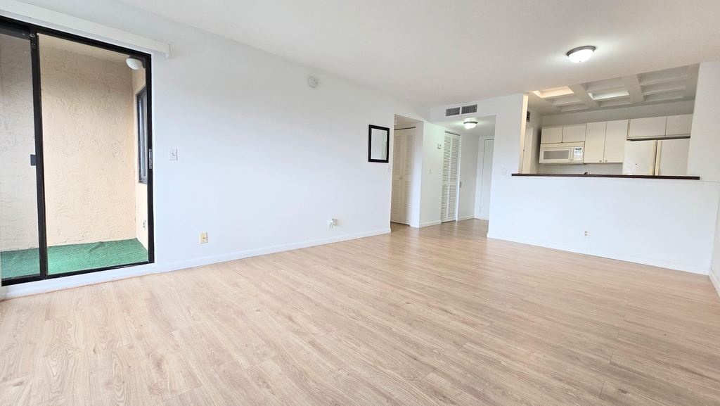 10001 W Atlantic Boulevard - Photo 5