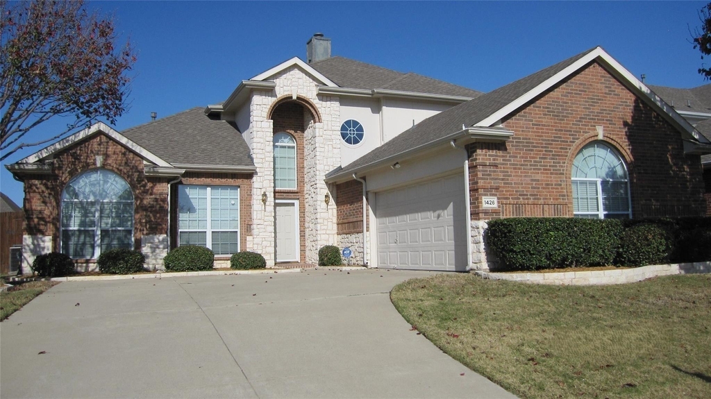 1426 Kingsley Drive - Photo 0