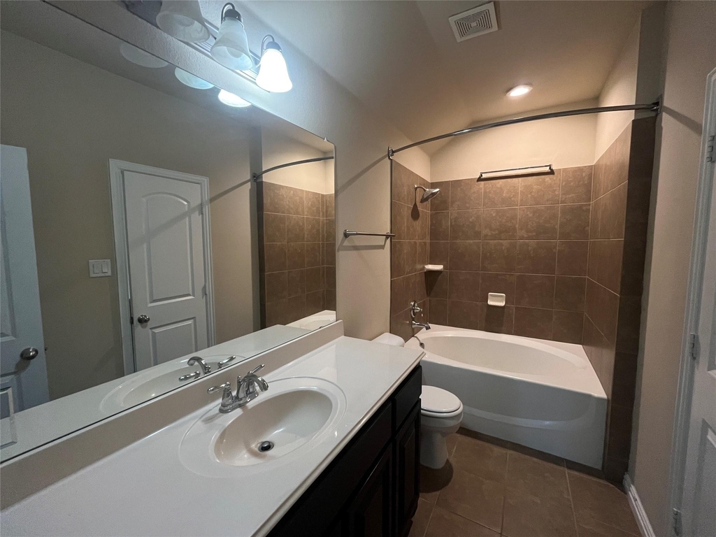 250 Barrington Lane - Photo 3