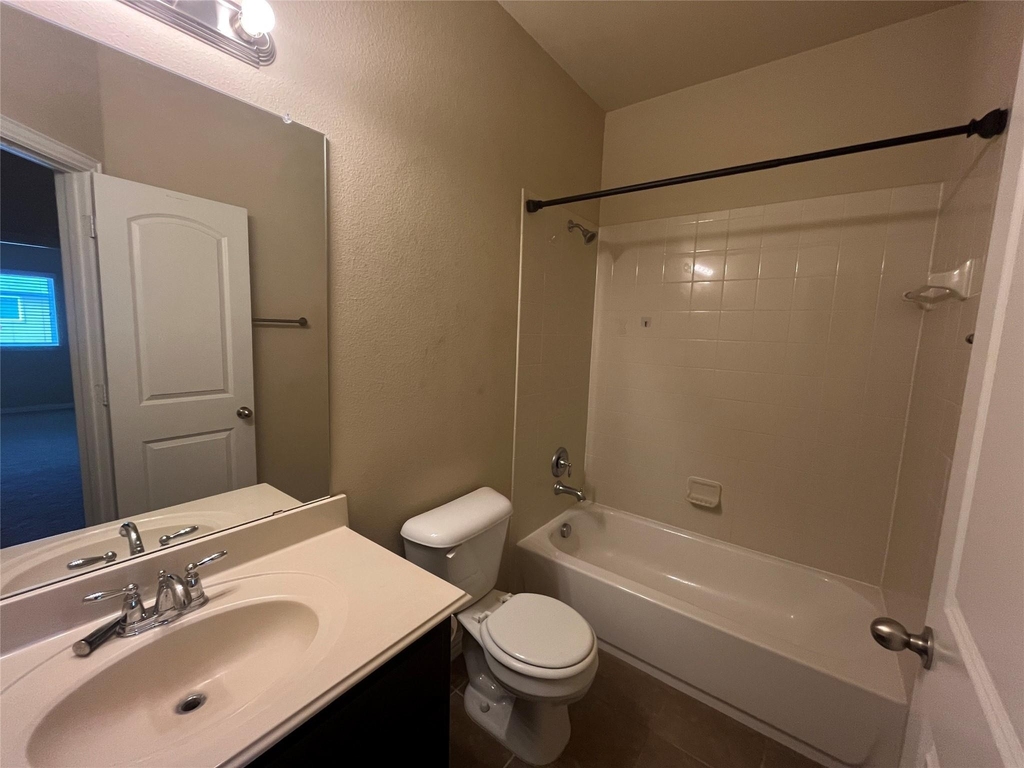 250 Barrington Lane - Photo 5