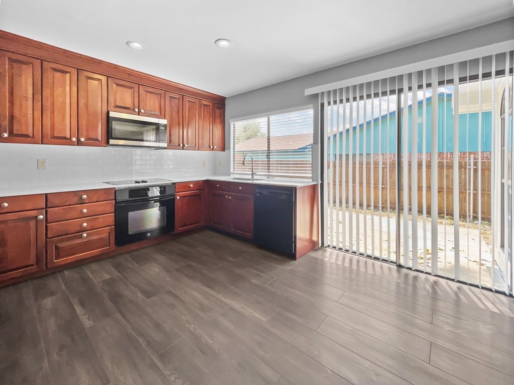 6210 Glenmoor Drive - Photo 5