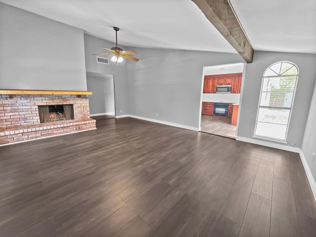 6210 Glenmoor Drive - Photo 3