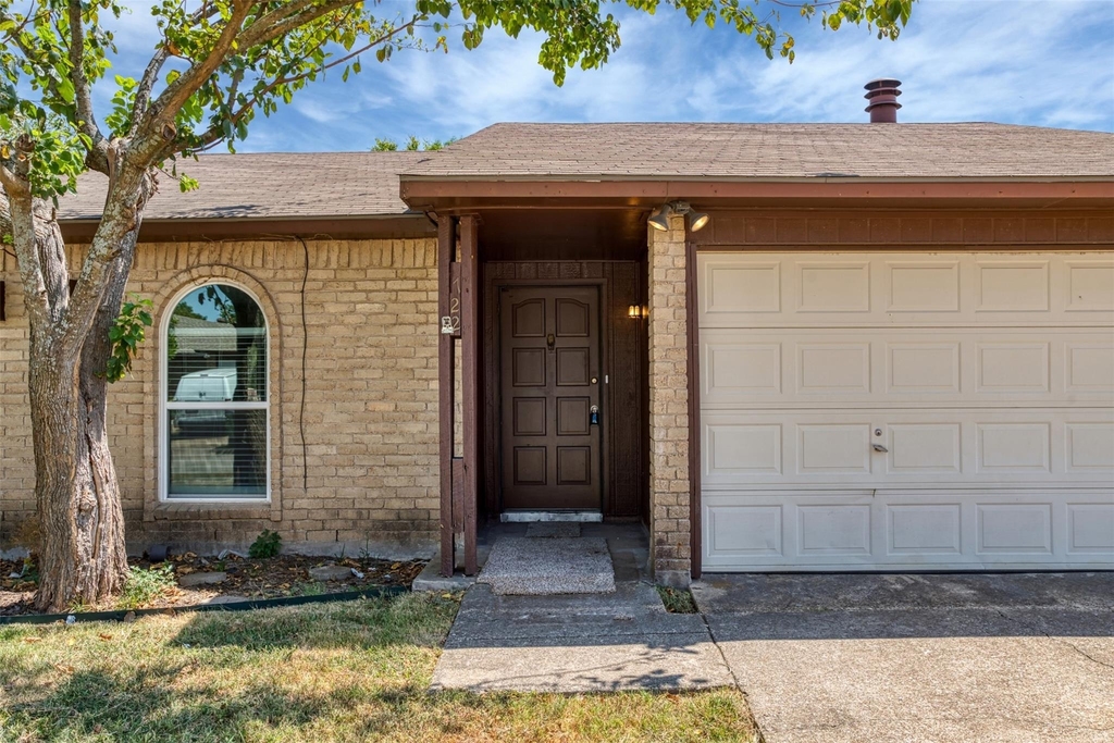 722 Circle Cove Drive - Photo 2
