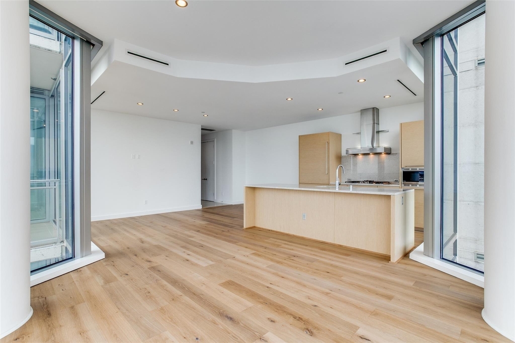 2900 Mckinnon Street - Photo 6