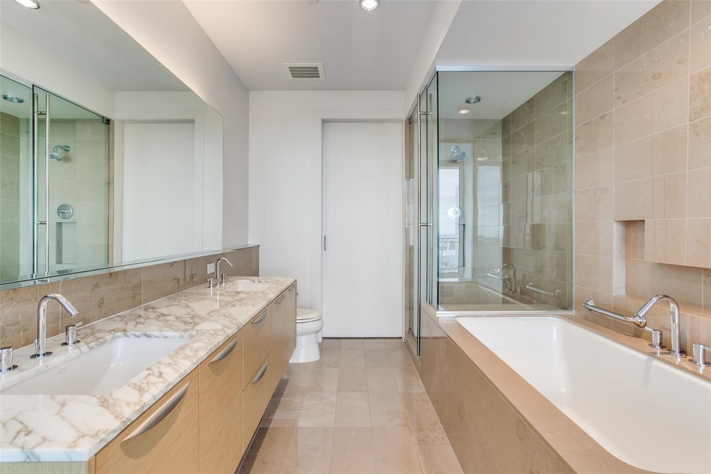 2900 Mckinnon Street - Photo 14