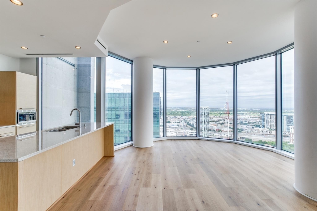2900 Mckinnon Street - Photo 7