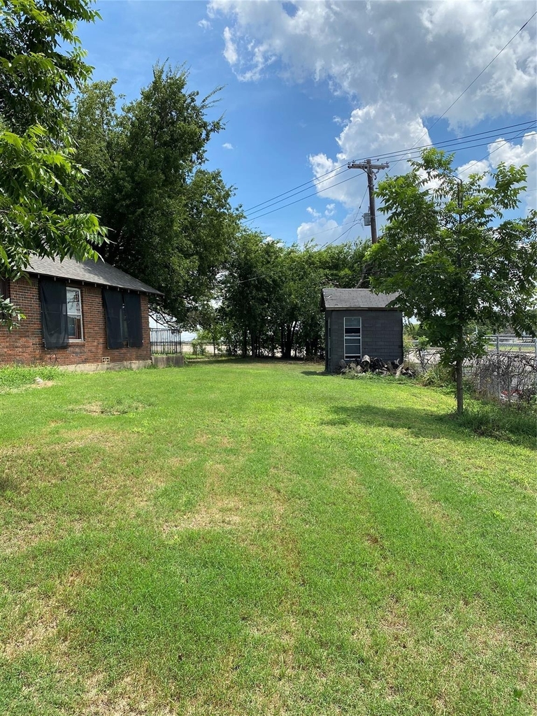 200 Marquette Avenue - Photo 1