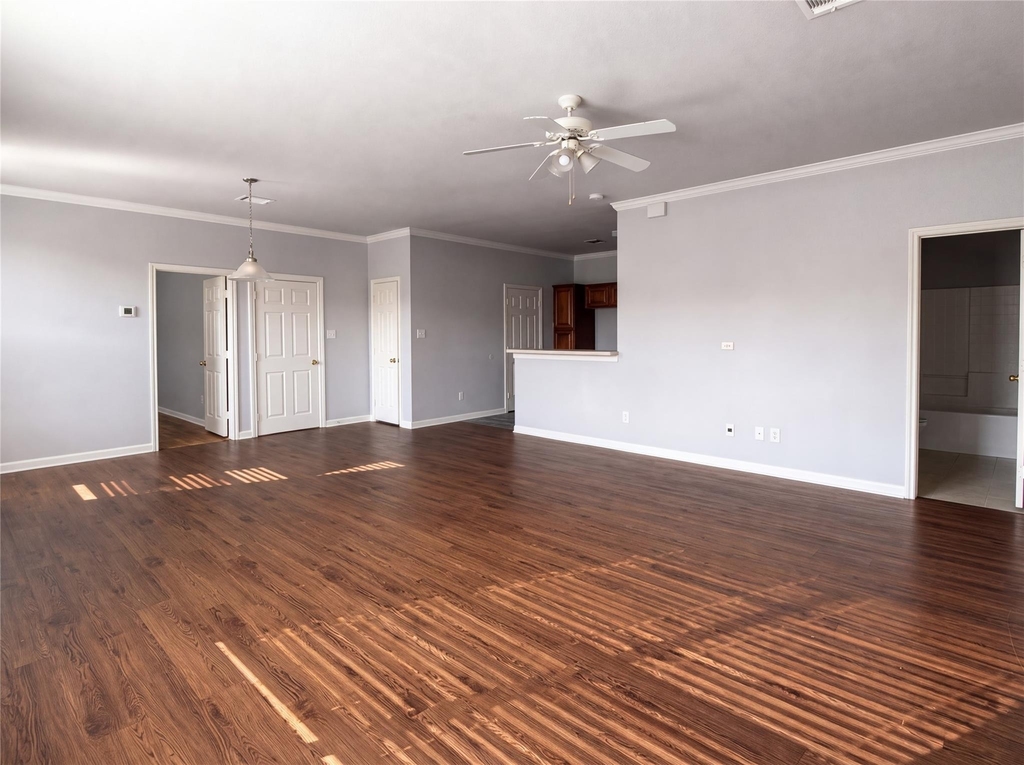 2400 18th Street - Photo 2