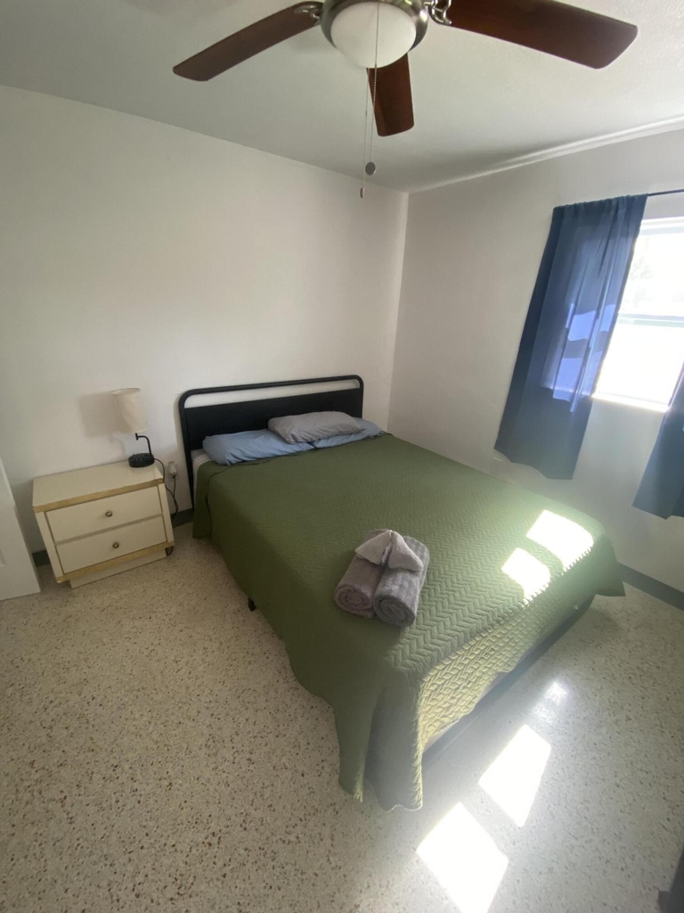 1112 Avenue E - Photo 6