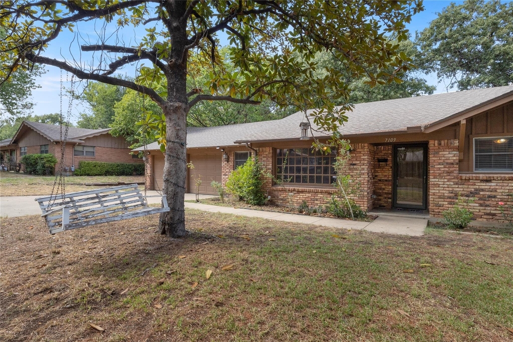 7109 Jewell Avenue - Photo 2