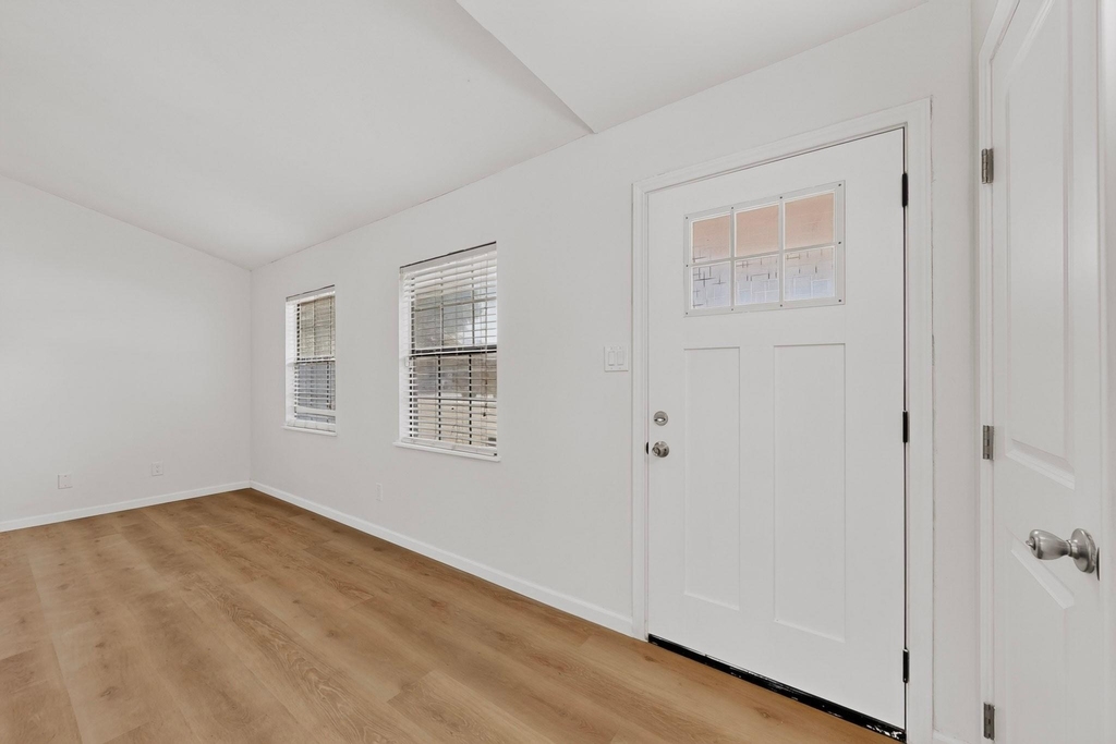 7904 Kodak Drive - Photo 7