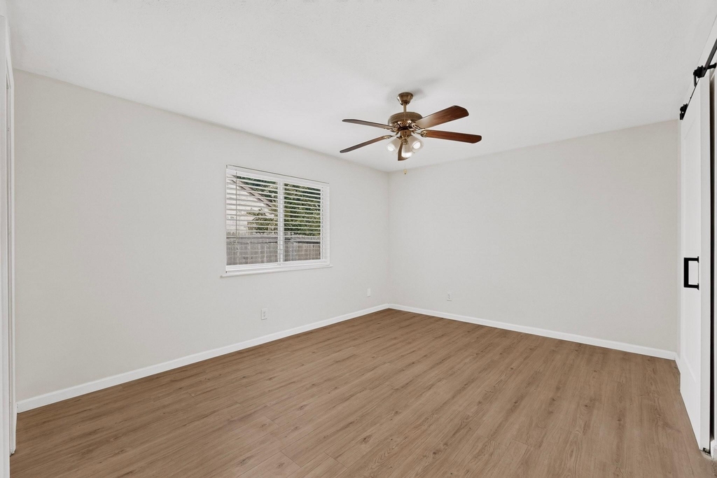 7904 Kodak Drive - Photo 17