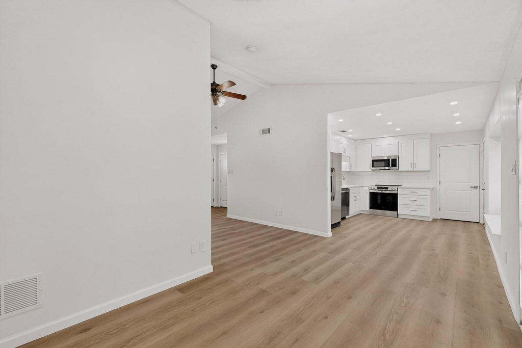 7904 Kodak Drive - Photo 12
