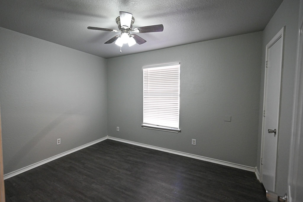 502 N Sewell Drive - Photo 9