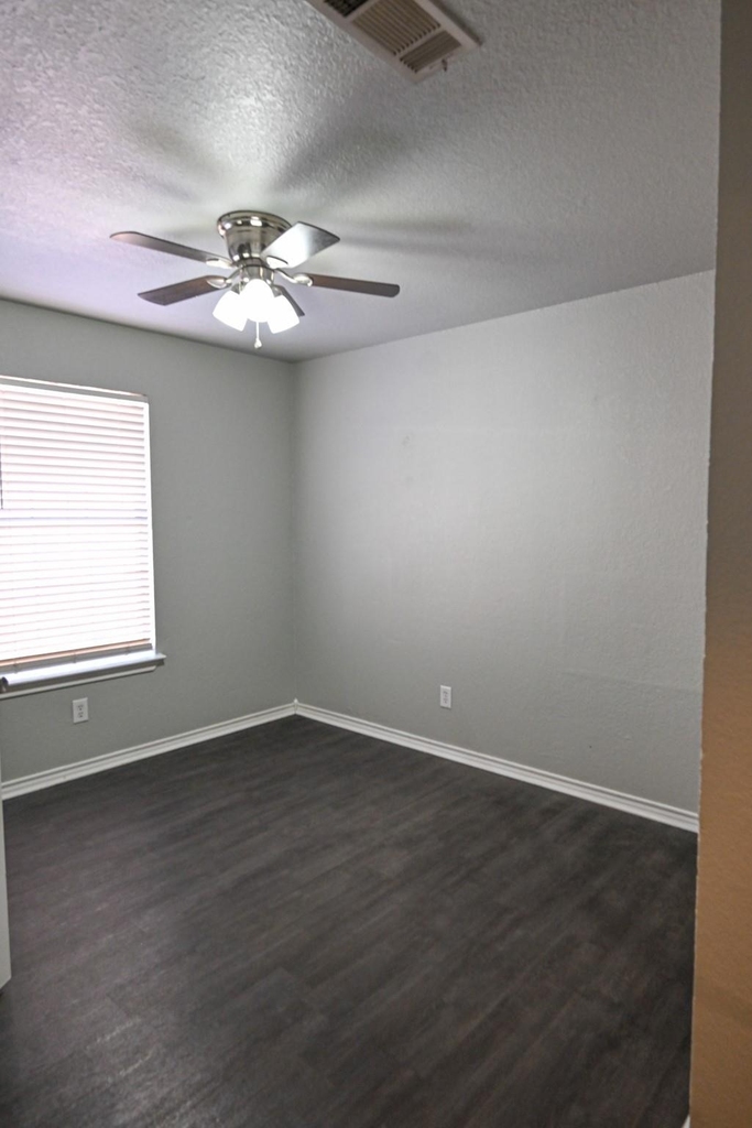 502 N Sewell Drive - Photo 8