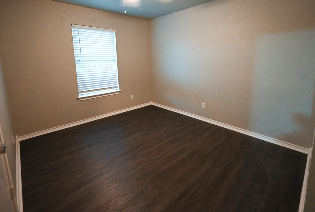 606 N Sewell Drive - Photo 6