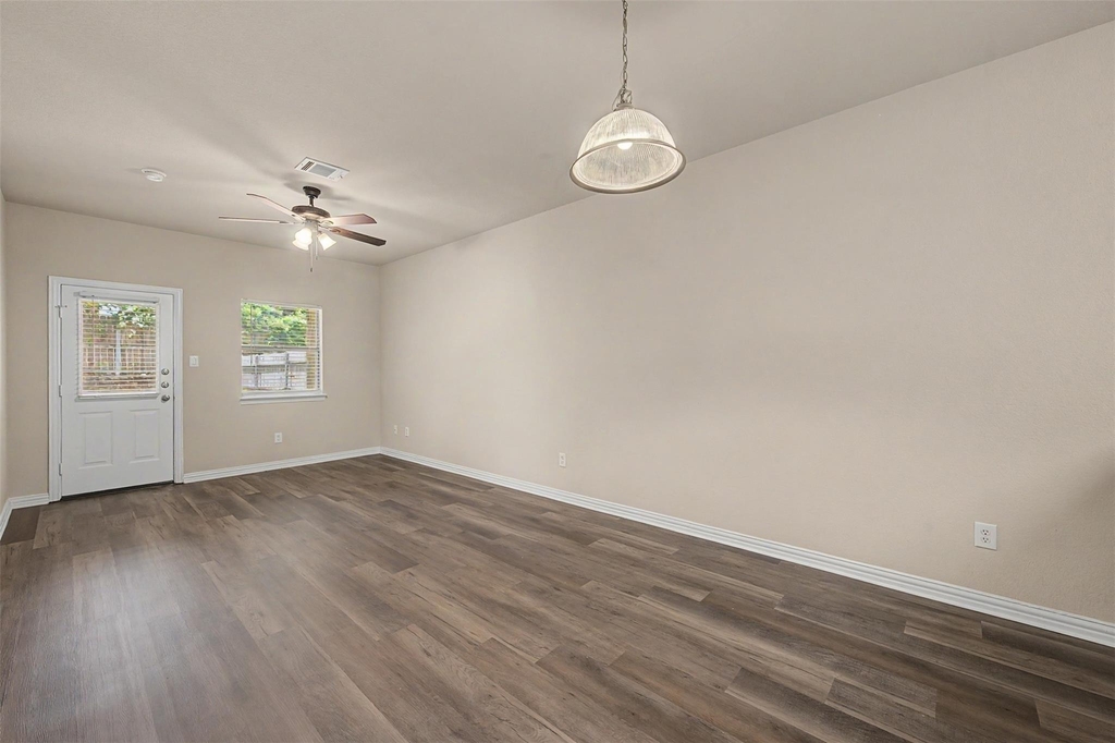3126 Cherry Lane - Photo 7