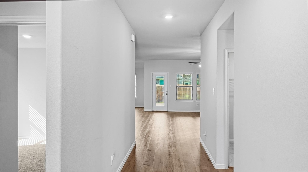 520 Winthrop Road - Photo 3