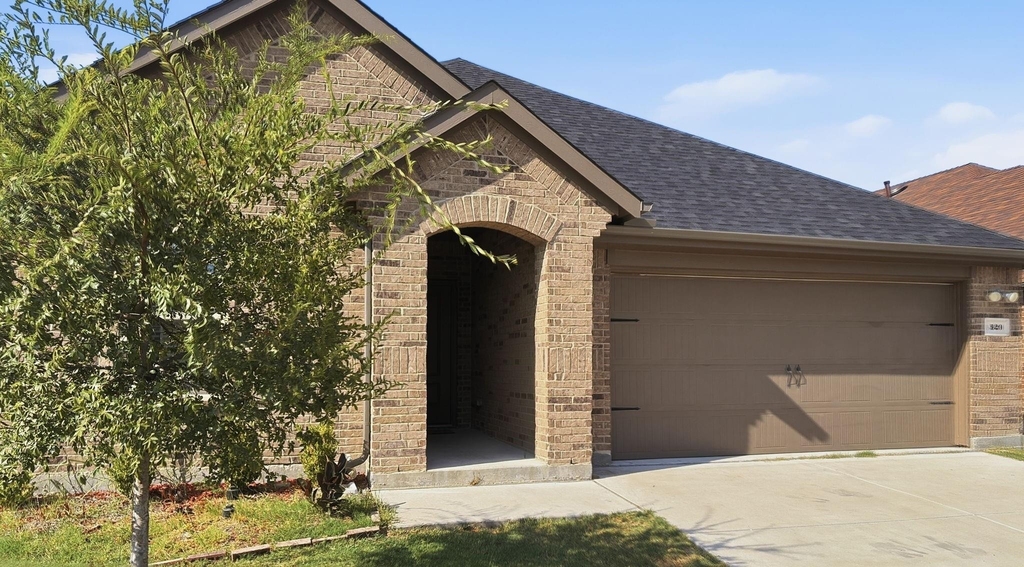520 Winthrop Road - Photo 1
