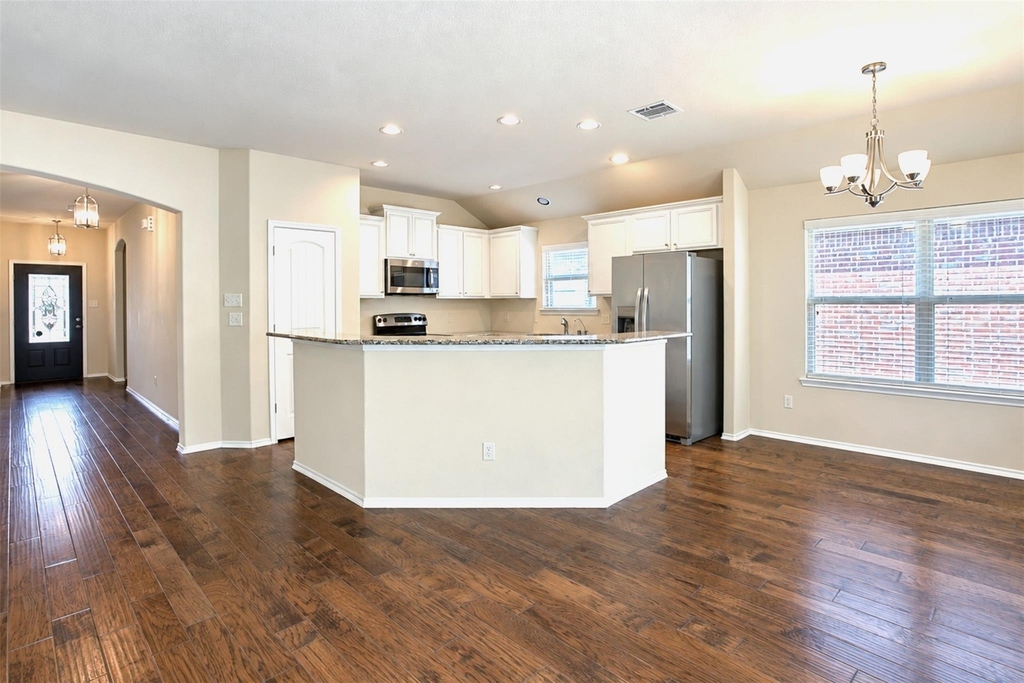 2805 Leslie Lane - Photo 7