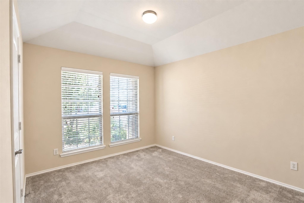 2805 Leslie Lane - Photo 12