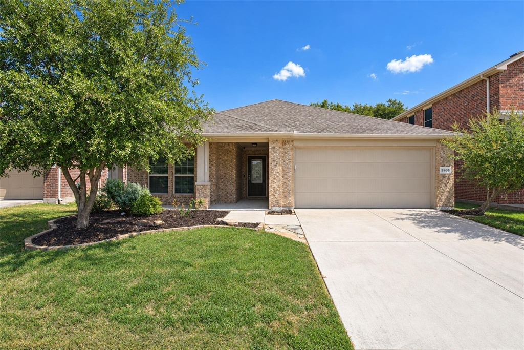 2805 Leslie Lane - Photo 0