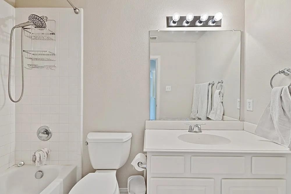 7913 Hannah Street - Photo 2