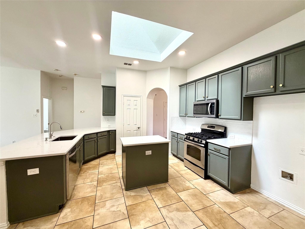 1584 Meadowview - Photo 13