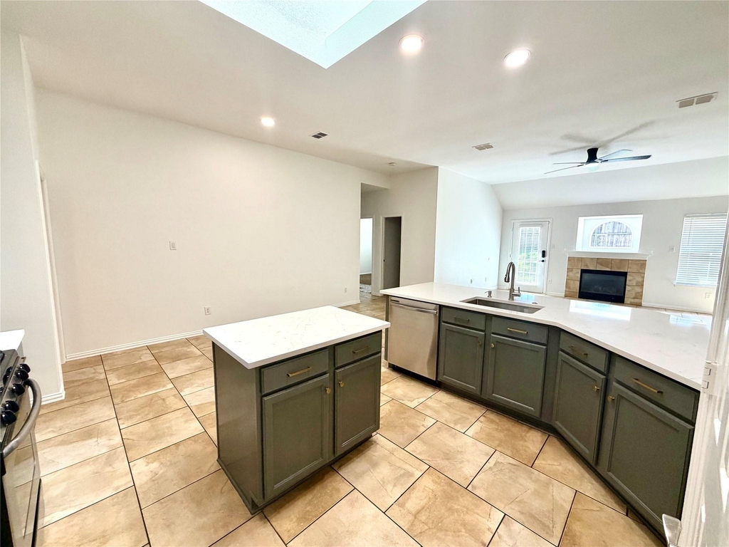 1584 Meadowview - Photo 14