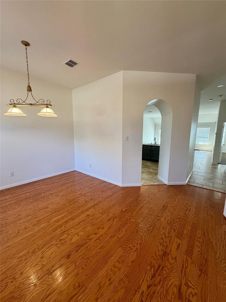 1584 Meadowview - Photo 6