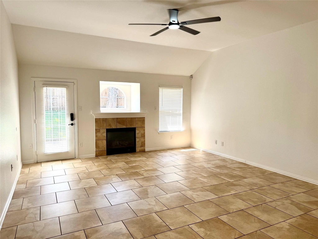1584 Meadowview - Photo 8