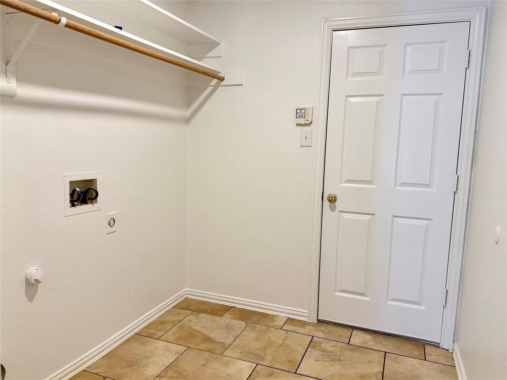 1584 Meadowview - Photo 27