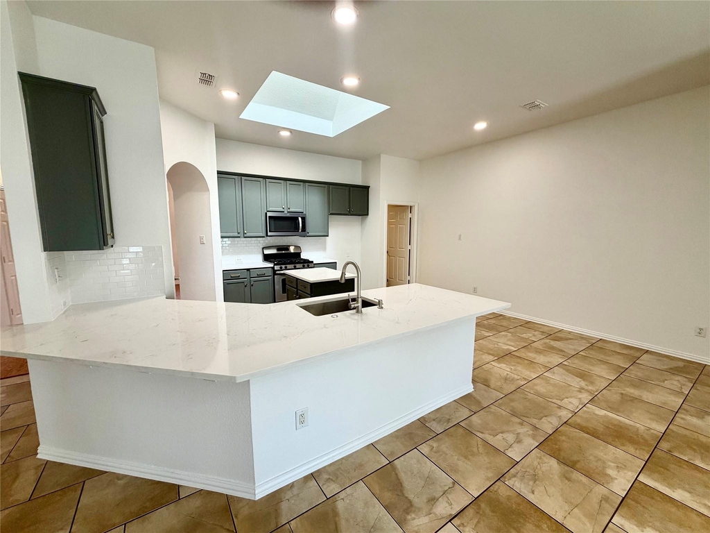1584 Meadowview - Photo 10