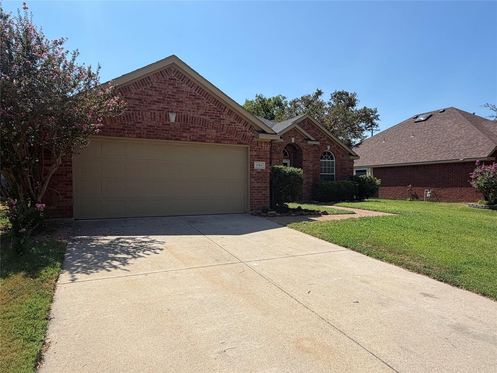 1584 Meadowview - Photo 3