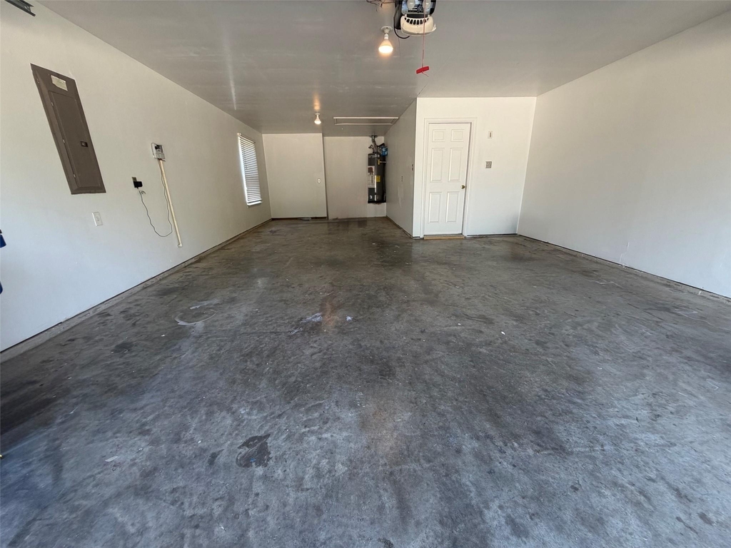 1584 Meadowview - Photo 32