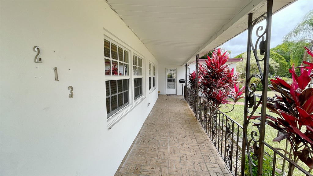 213 Sw 3rd Place - Photo 7