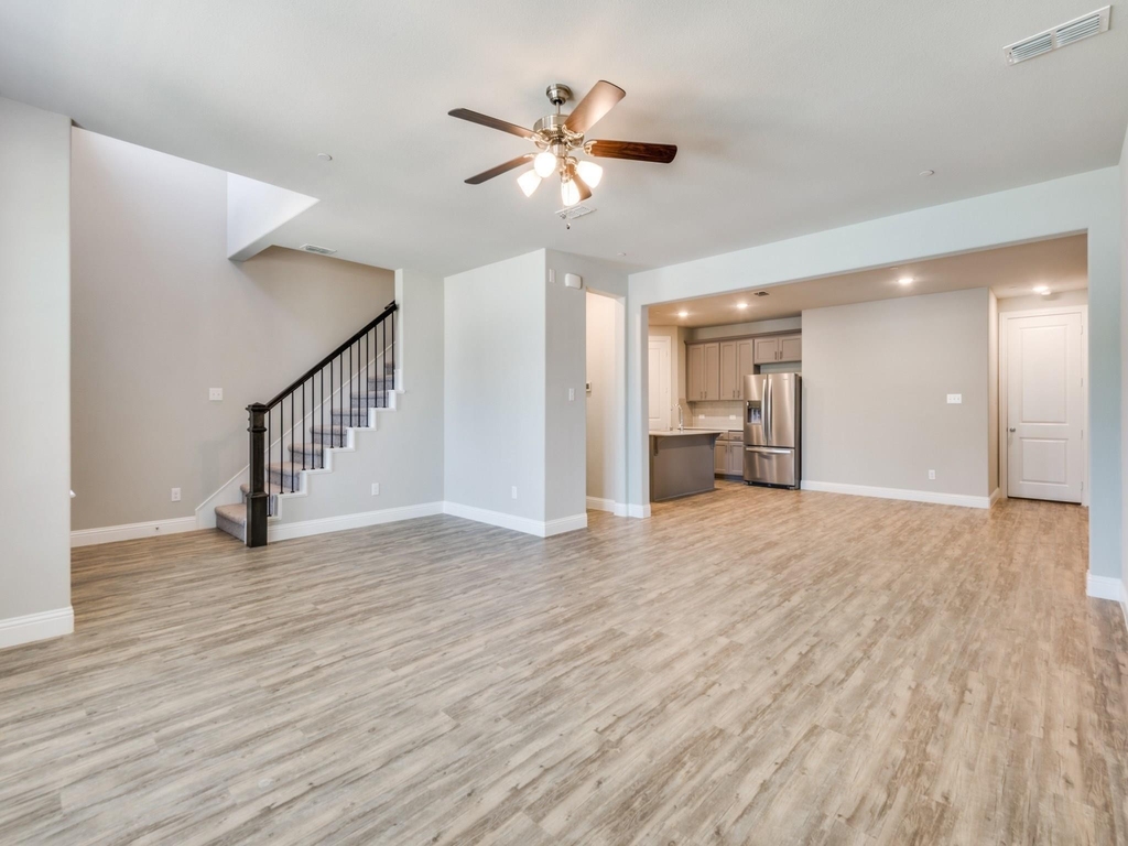 1036 Foxglove Drive - Photo 5
