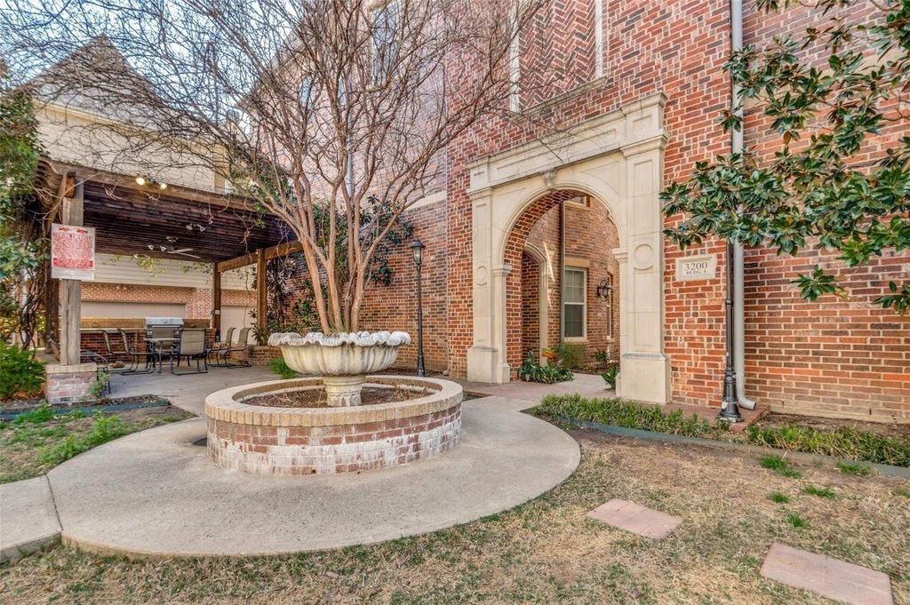 3200 Ross Avenue - Photo 22