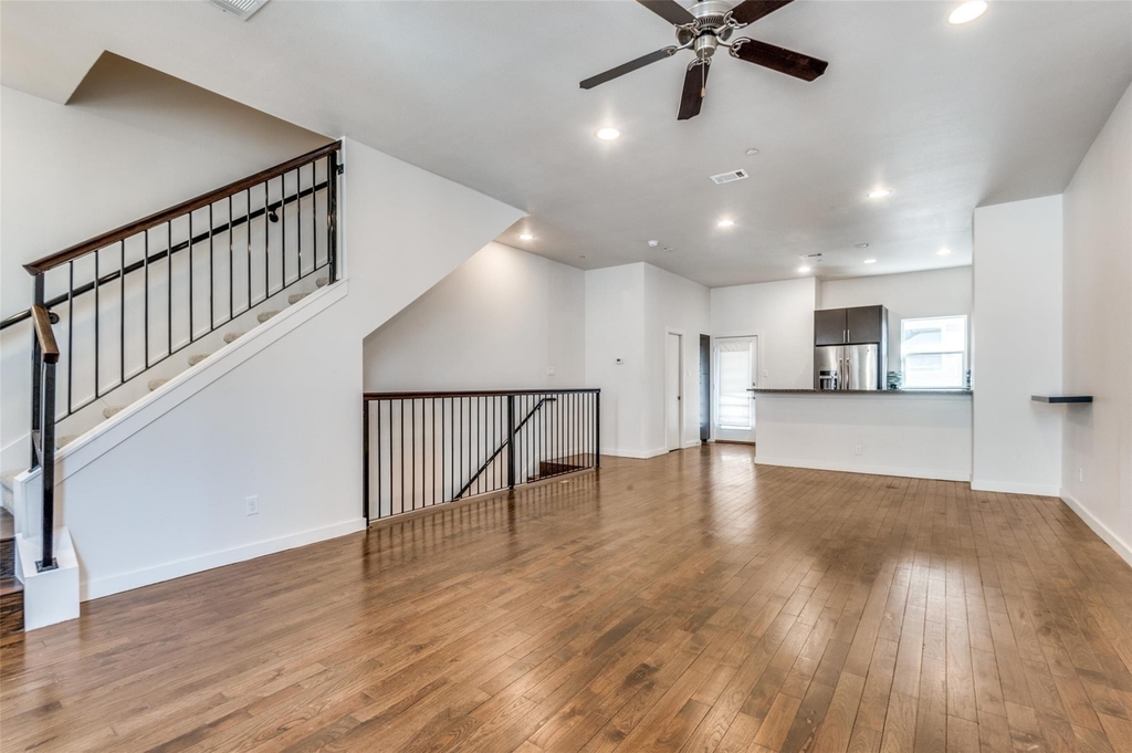 3200 Ross Avenue - Photo 3
