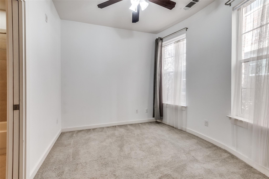 3200 Ross Avenue - Photo 18