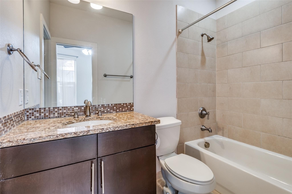 3200 Ross Avenue - Photo 5