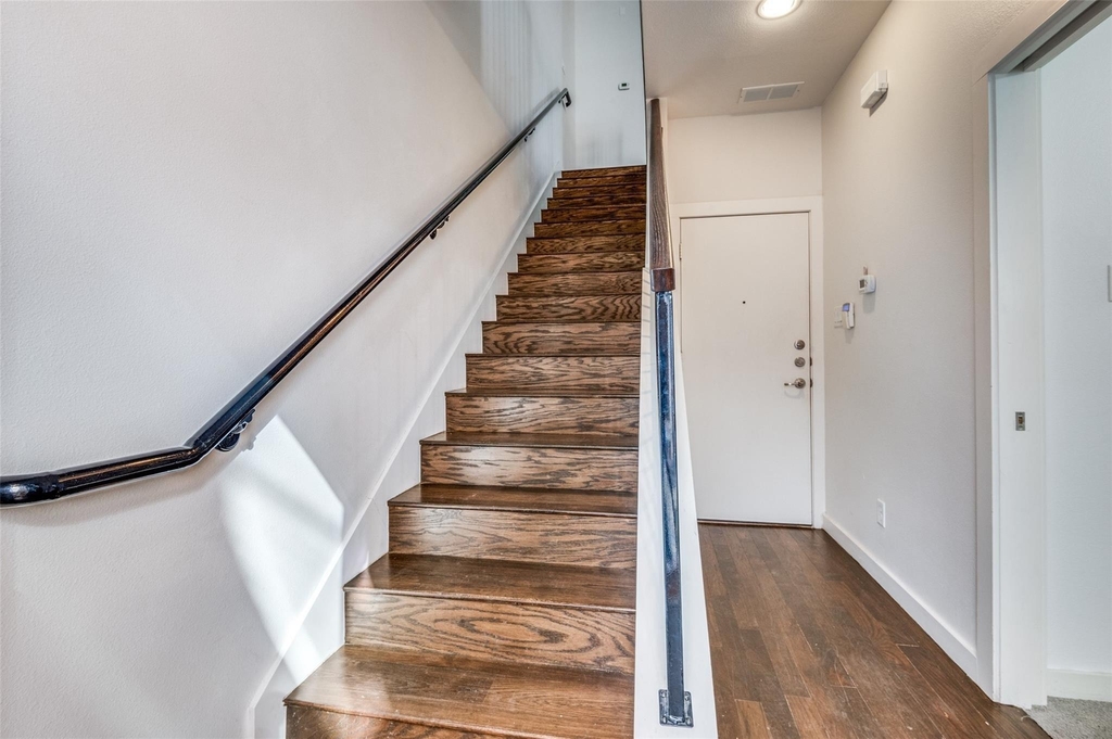 3200 Ross Avenue - Photo 6