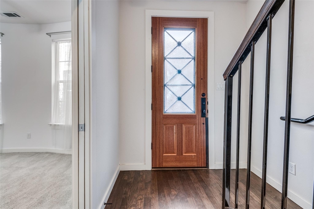 3200 Ross Avenue - Photo 4