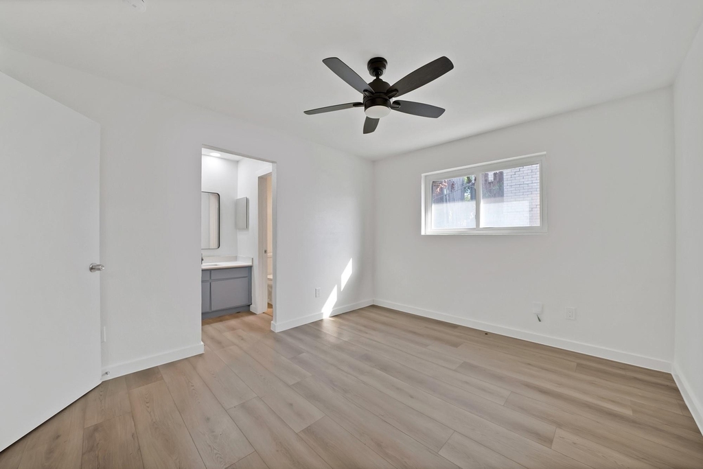 813 Panay Way Drive - Photo 17
