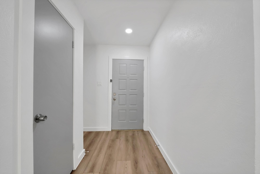 813 Panay Way Drive - Photo 10